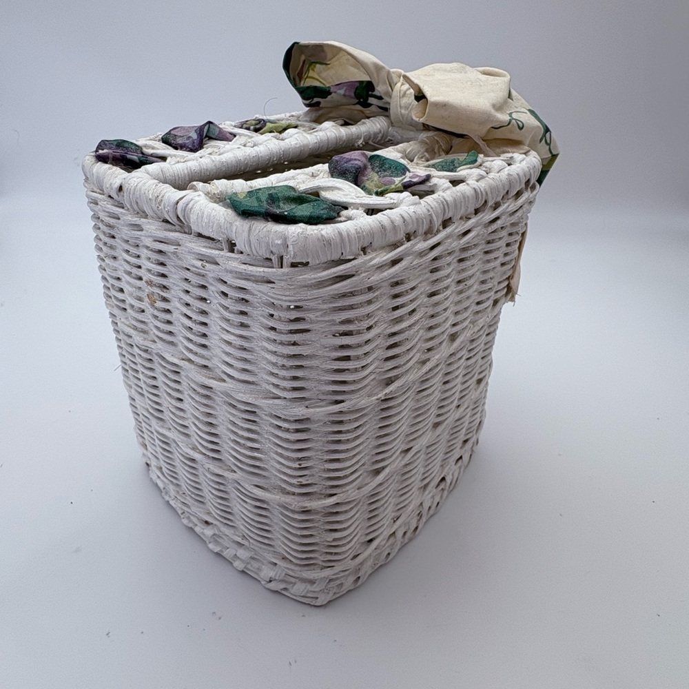 Vintage White Wicker Tissue Box with Paper Mache Decorative Bow - Picture 9 of 16